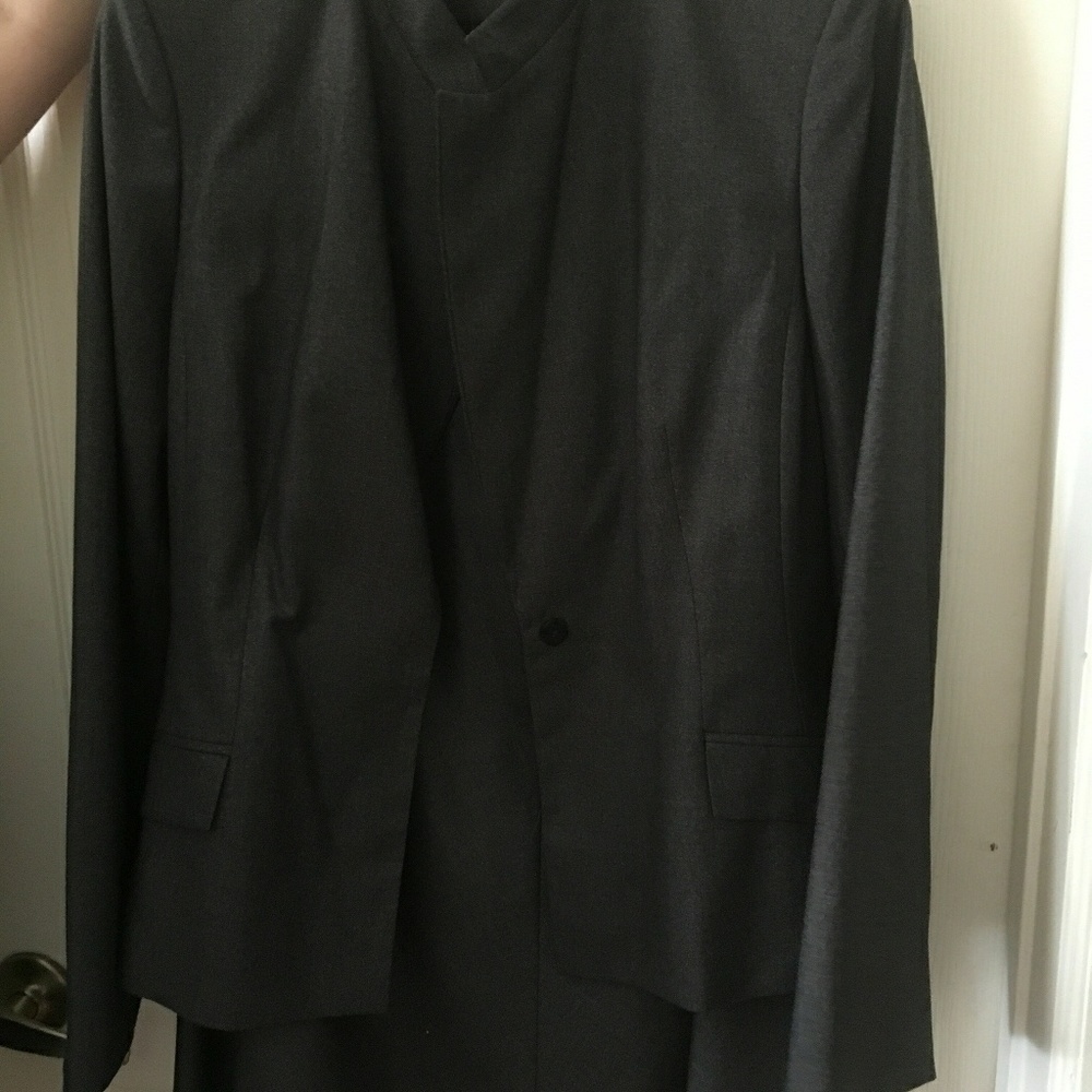 Calvin Klien like new Womans suit with skirt